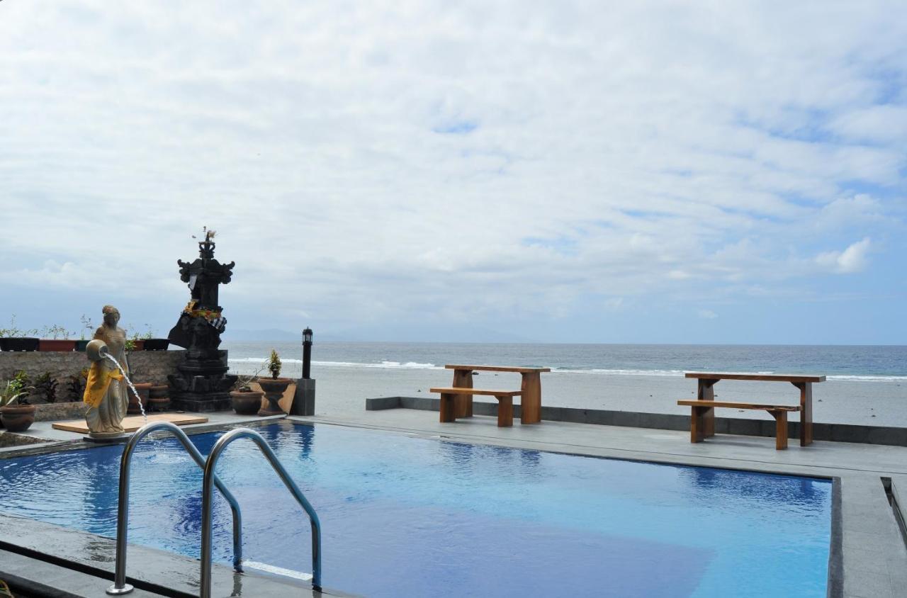 Pradana Beach Inn Luxury Batununggul Esterno foto